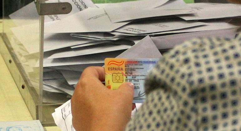 elecciones-urna-luismoreno.jpg