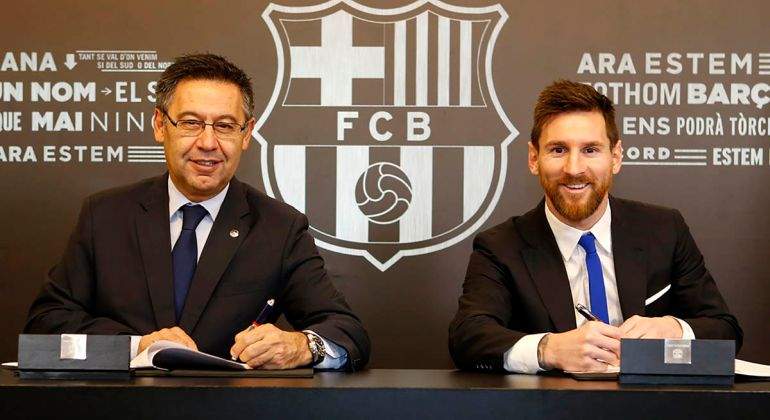 Josep-Maria-Bartomeu-junto-a-Lionel-Messi-Reuters.jpg