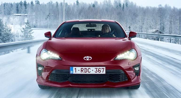 nissan-gt86-2017-01.jpg