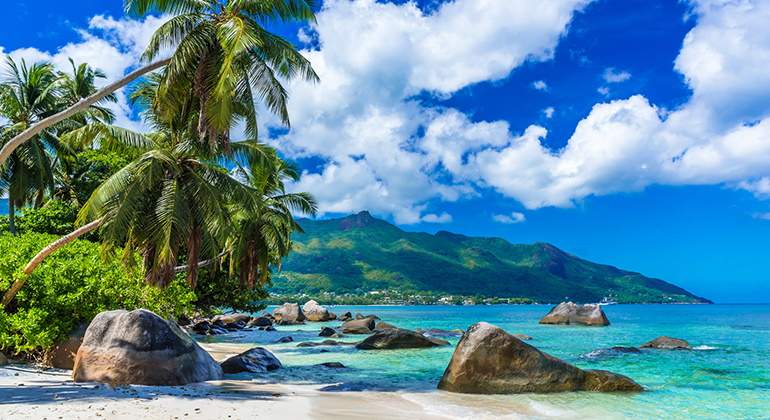770x420-viajes-nuba-playa-paradisiaca.jpg