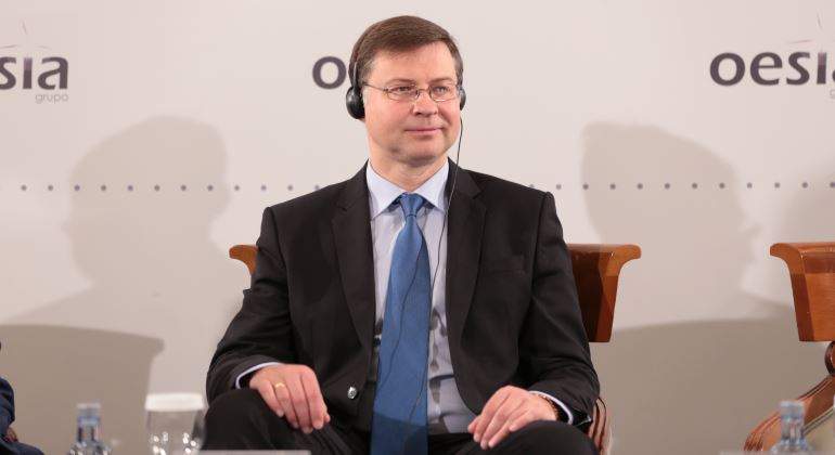 dombrovskis-valdis-agora-770.jpg