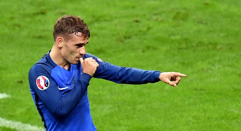 Griezmann-celebra-Francia-2016-efe.jpg