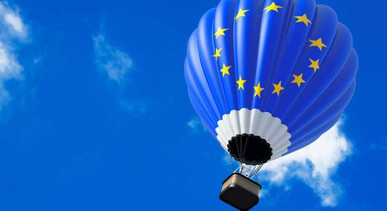 europa-globo-bandera-dreamstime.jpg