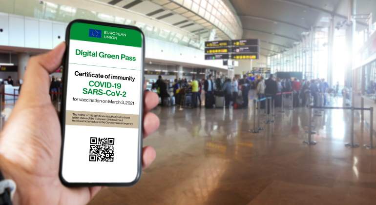 certificado-verde-digital-pasaporte-covid-espana-union-europea-recreacion-dreamstime.jpg