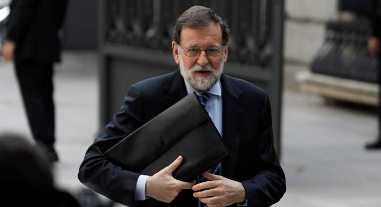 rajoy-carpeta-reuters.jpg