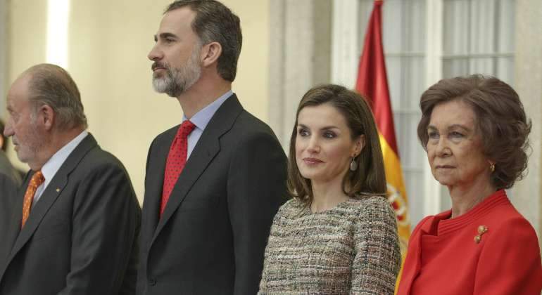 letizia-familia-pantalones-1-1-770-1.jpg