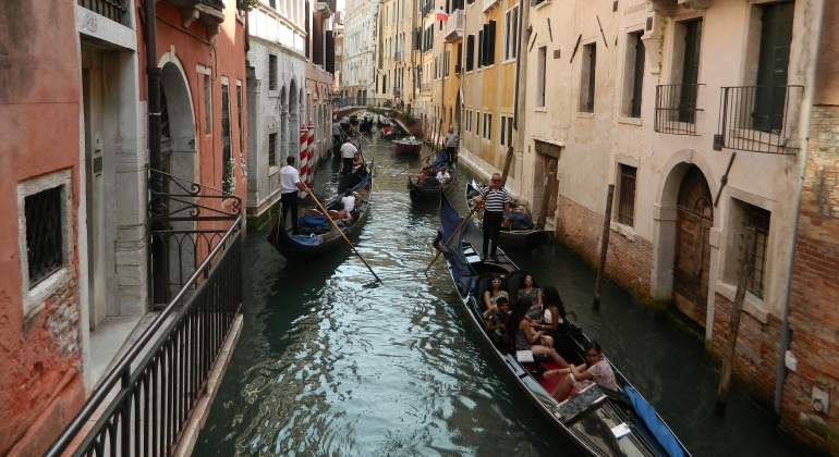gondolas-venecia-dreamstime.jpg