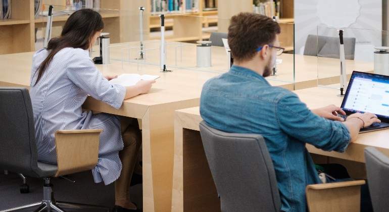 estudiantes-estudiando.jpg