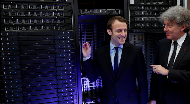 atos-supercomputer-macron-breton.png