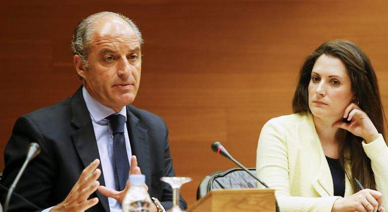 camps-comision-cortes-valencianas-efe.jpg