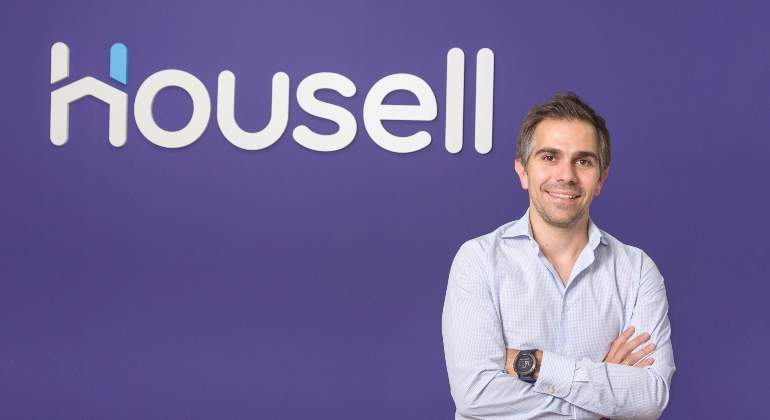 Housell.jpg
