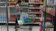 Argentina congela los precios de los alimentos para poner freno a la elevada inflación