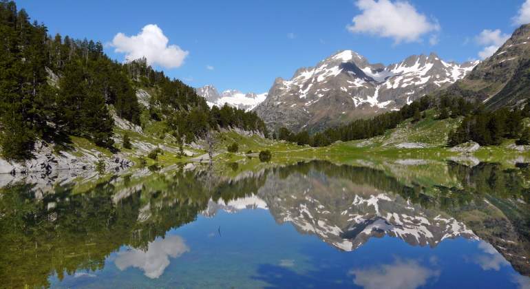 benasque-valle-dreamstime.jpg