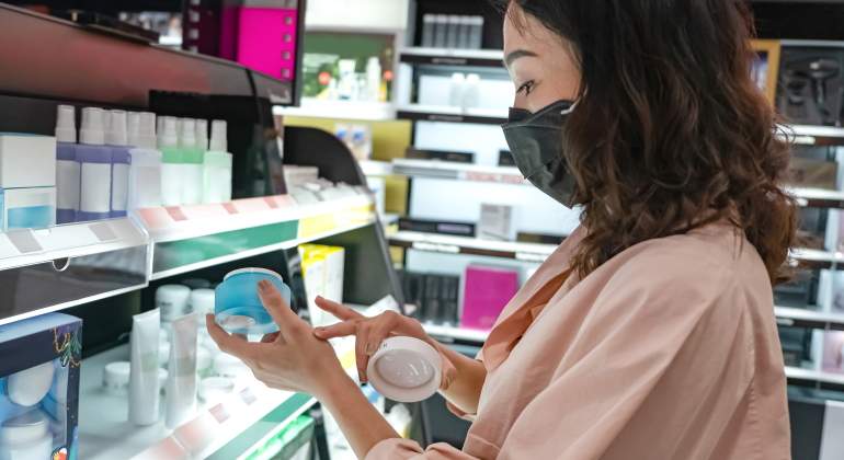 cosmeticos-toxicos-ingredientes-evitar-comprar-ocu-istock.jpg