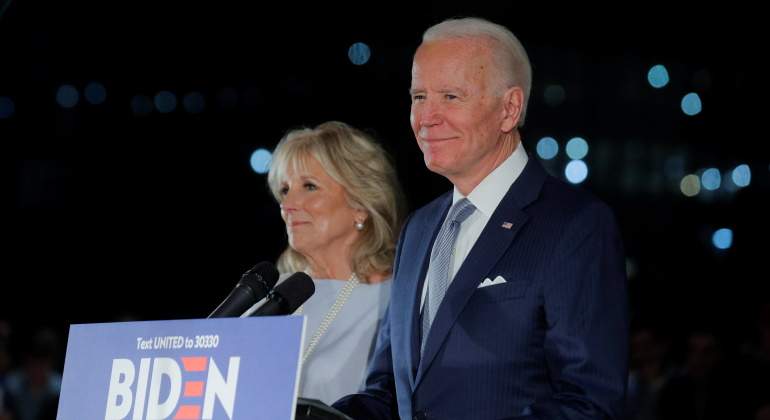 biden-podio-reuters-770x420.jpg