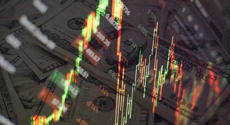 dolares-grafico-dreamstime.jpg