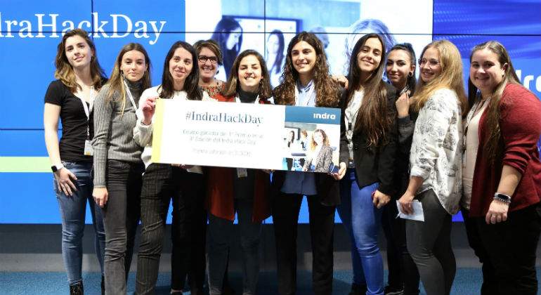 Ganadoras-del-1er-Premio-III-Indra-Hack-Day-DEF.jpg