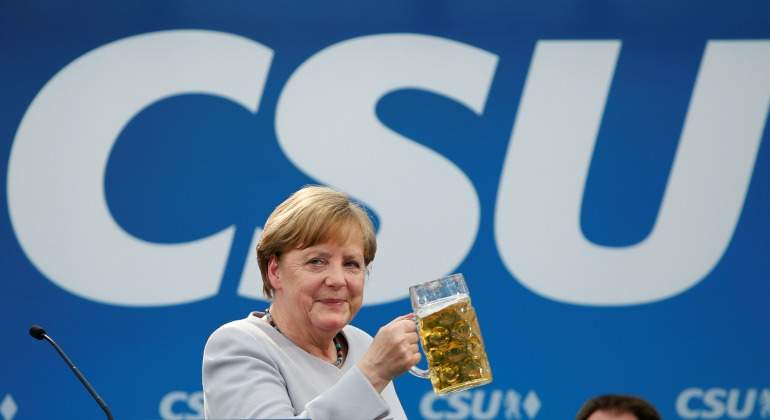 angela-merkel-CSU-cerveza-770-reuters.jpg