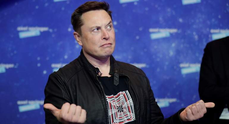 elon-musk-cara-rara-reuters.jpg