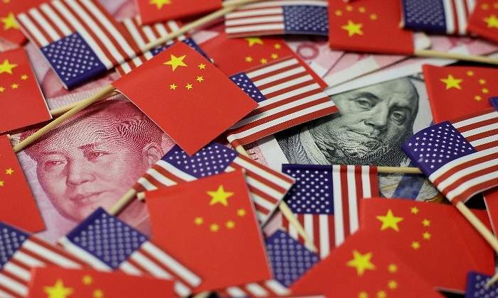 china-eeuu-banderas-dolar-yuan-guerra-comercial-reuters-770x420.jpg