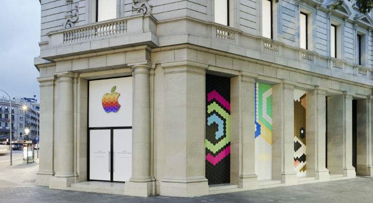 apple-store-barcelona.jpg