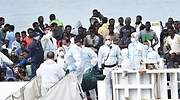 Italia abre el puerto de Catania a 932 migrantes rescatados por un barco de su Guardia Costera