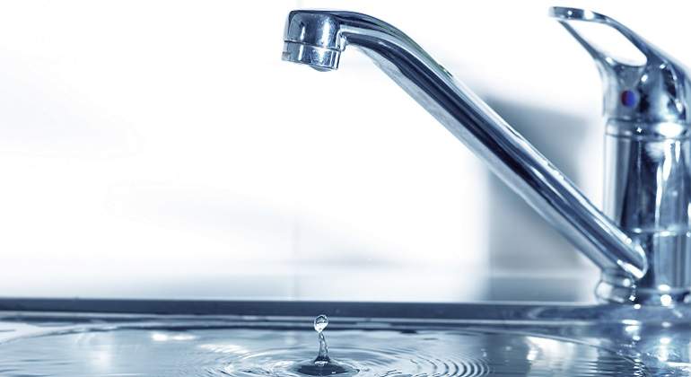 770-x-420-Grifo-que-Gotea-y-provoca-inundacion-Thinkstock.jpg