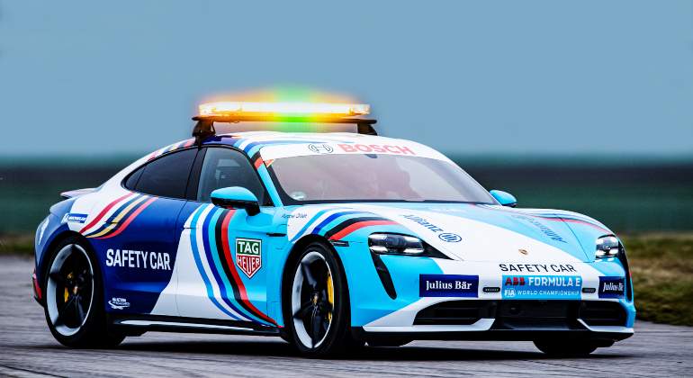 porsche-taycan-turbo-s-formula-e-1