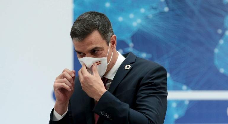 sanchez-mascarilla-mano-espana-cordonpress.jpg