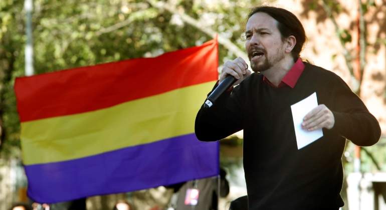iglesias-mitin-bandera-republica-efe.jpg