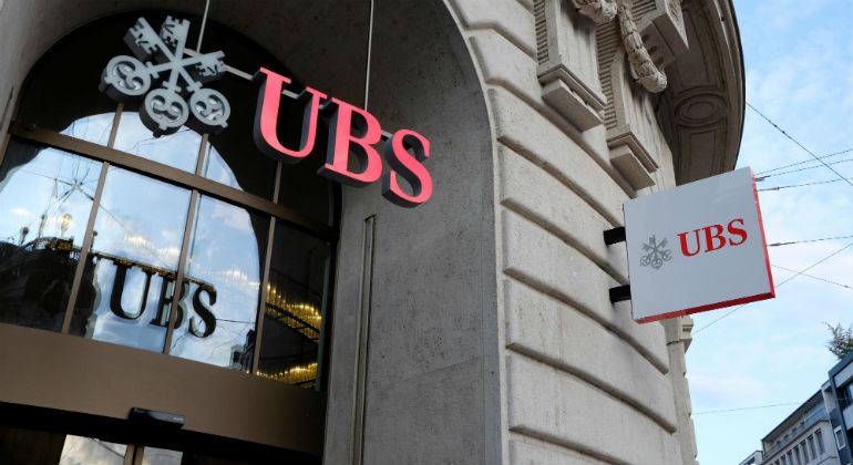 ubs-puerta-alamy.jpg