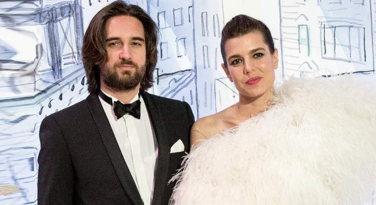 carlota-casiraghi-prometido-baile770.jpg