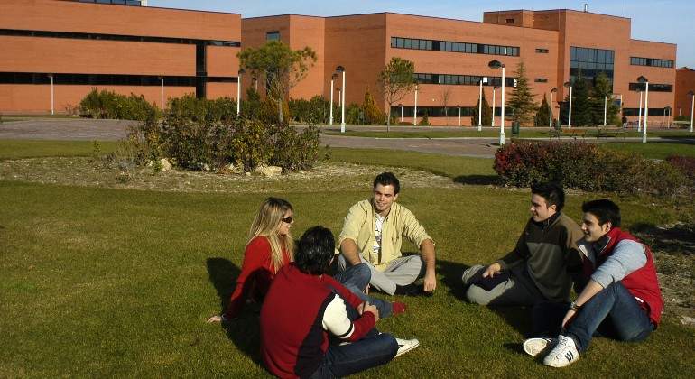 Universidad-Alfonso-X-El-Sabio.jpg