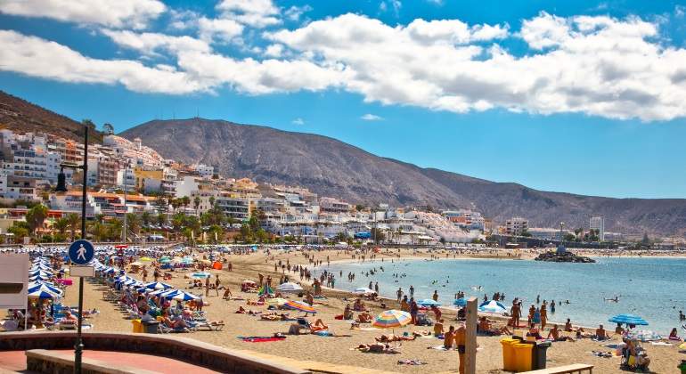 canarias-playa-dreamstime.jpg