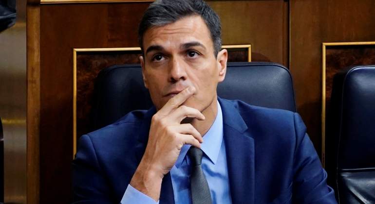 sanchez-pensativo-mano.jpg