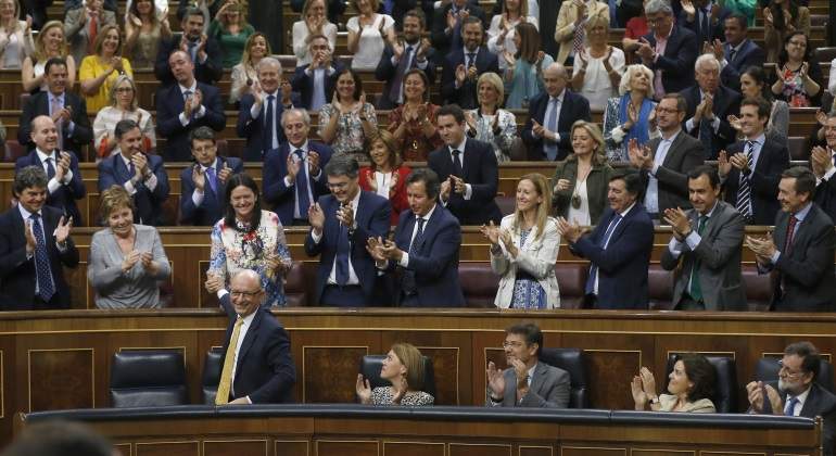 montoro-presupuestos-aplauso.jpg