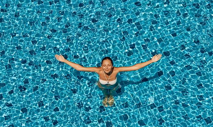 mujer-piscina-770.jpg