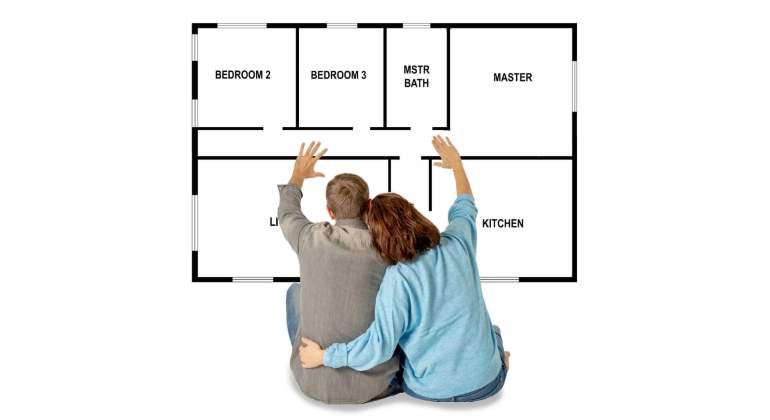 casa-plano-pareja-piensa-comprar-alamy.jpg
