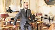 Édouard Philippe: Si la subida del salario mínimo recae en las empresas, perjudica el empleo