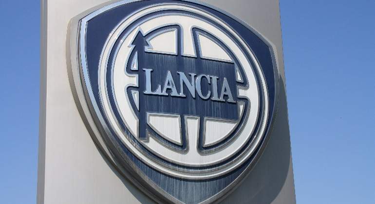 lancia-logo-dreamstime.jpg