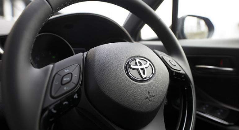 toyota-volante.jpg