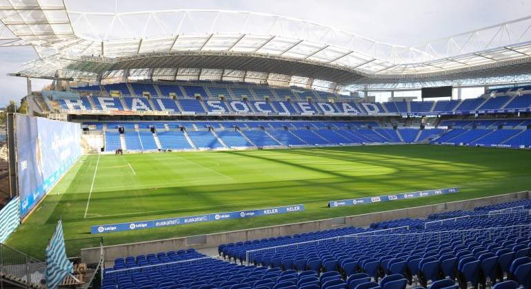 anoeta-estadio-cesped-cordonpress.jpg