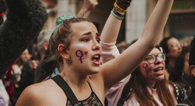 mujeresmes.jpg