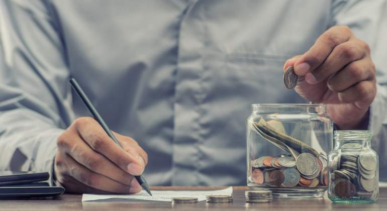 ahorros-trabajador-cuentas-dreams.jpg