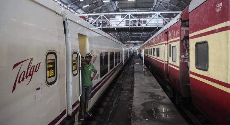 talgo-ave-meca-770-efe.jpg