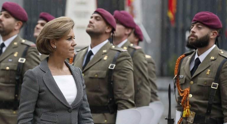cospedal-legion-ministra-efe.jpg