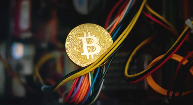 bitcoin-cable.jpg