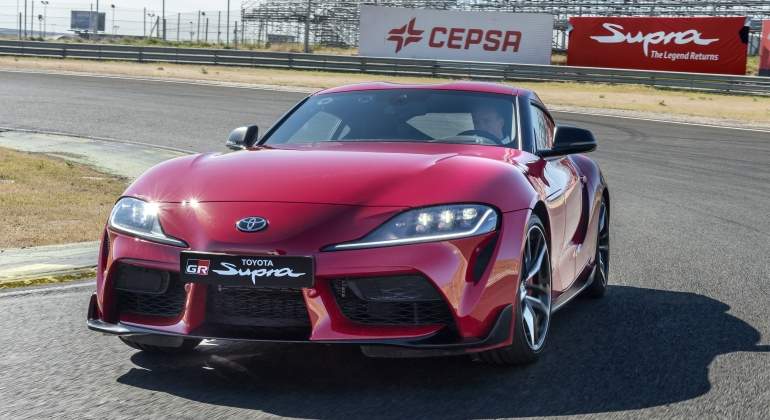 toyota-GR-supra.00.jpg
