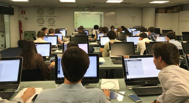 Estudios-IEB-con-simuladores-2021.jpg