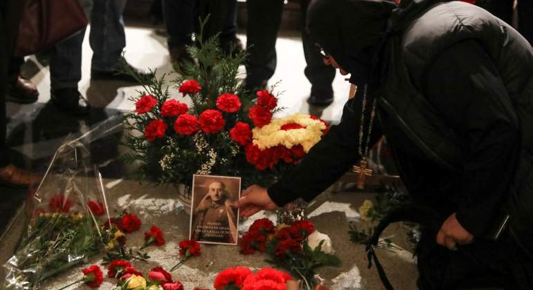 homenaje-tumba-franco-reuters.jpg